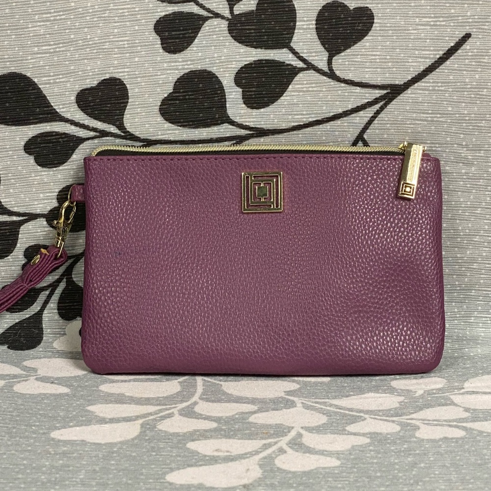 Liz Claiborne Wristlet with Lightening Charger